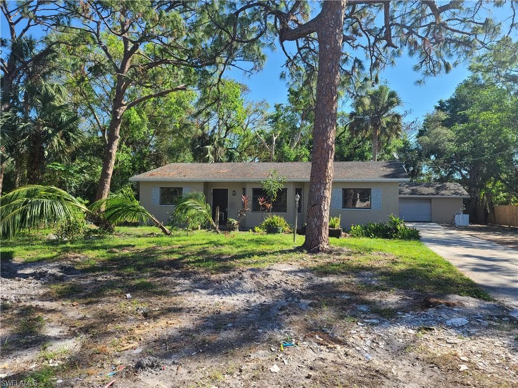 26881 Riverside DR BONITA SPRINGS, FL 34135