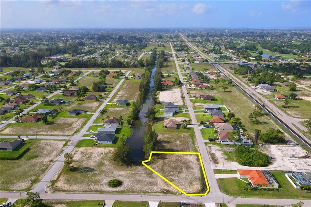 2307 24th AVE CAPE CORAL, FL 33993