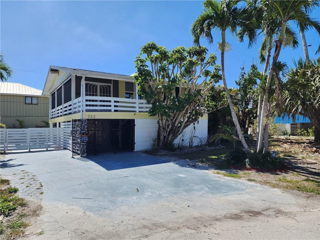 132 Andre Mar DR FORT MYERS BEACH, FL 33931