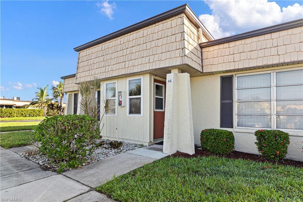 44 Tozer CT FORT MYERS, FL 33919