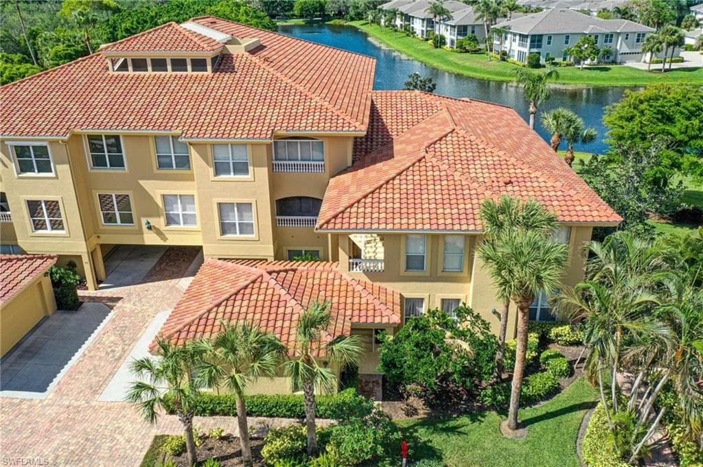 1825 Les Chateaux BLVD 1-204 NAPLES, FL 34109