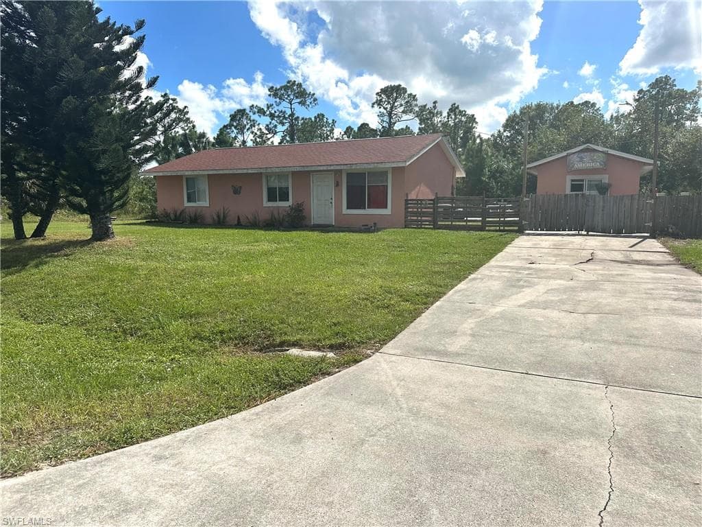 4504 E 10th ST LEHIGH ACRES, FL 33972