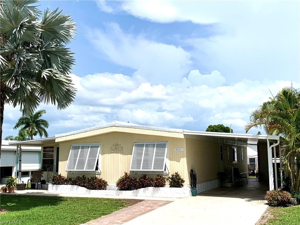 9311 Knight RD BONITA SPRINGS, FL 34135