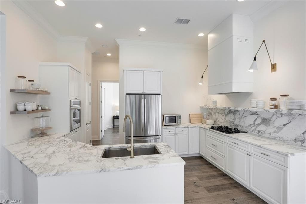 28510 Calabria CT 101 NAPLES, FL 34110