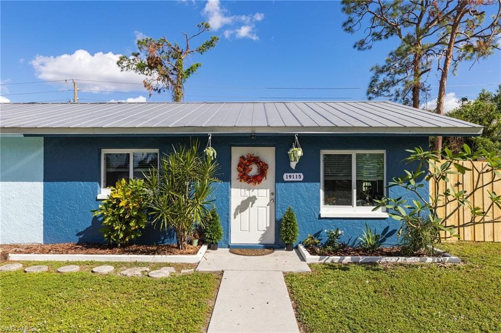 19113/115 Holly RD FORT MYERS, FL 33967