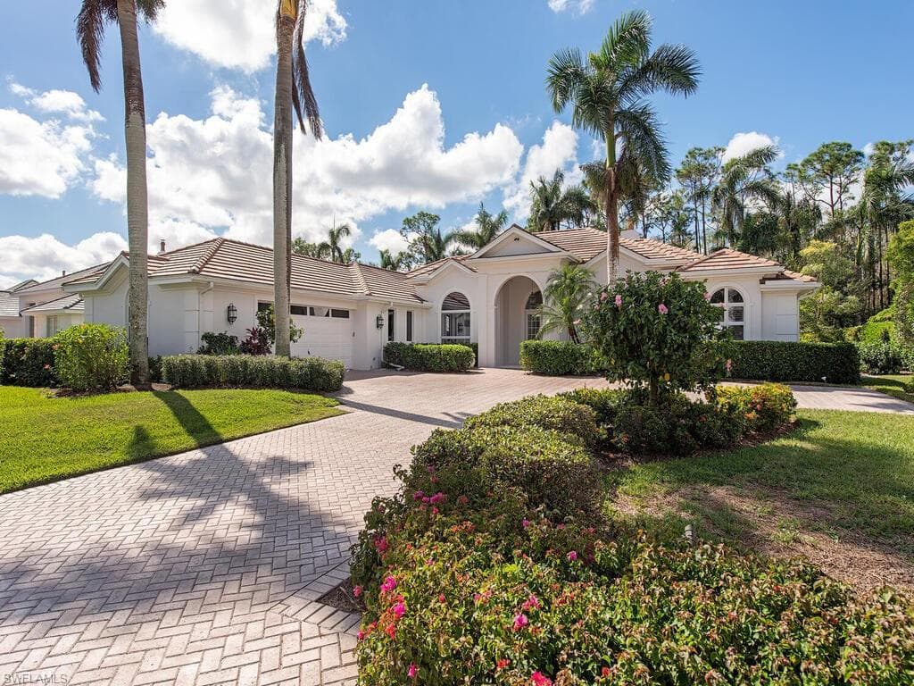 735 Saint Georges CT NAPLES, FL 34110