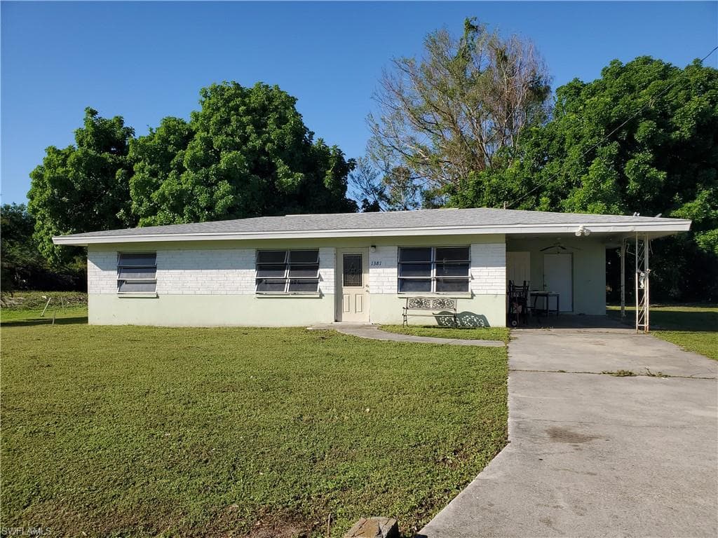 1381 Sunrise DR NORTH FORT MYERS, FL 33917