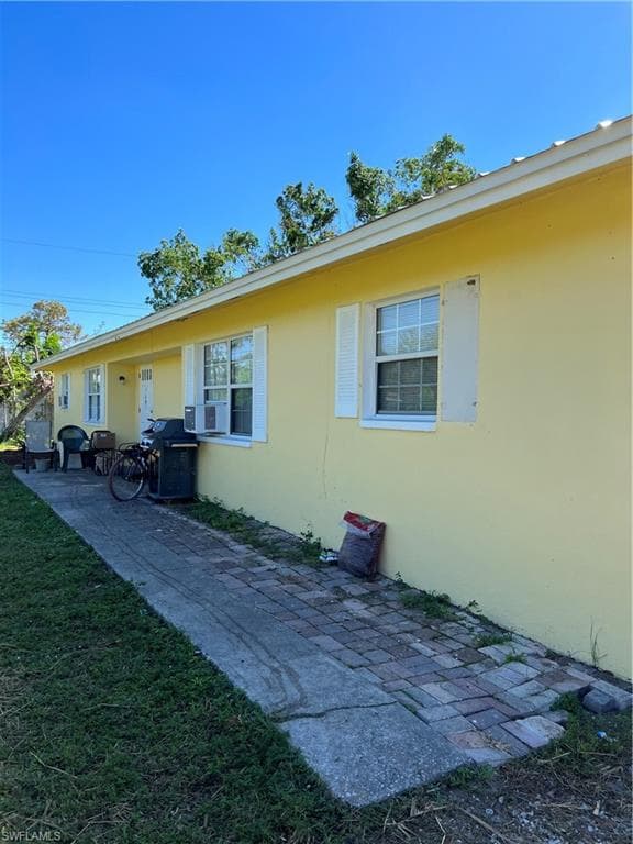 5603-5605 10th AVE FORT MYERS, FL 33907