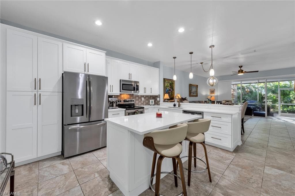 8470 Village Edge CIR 3 FORT MYERS, FL 33919