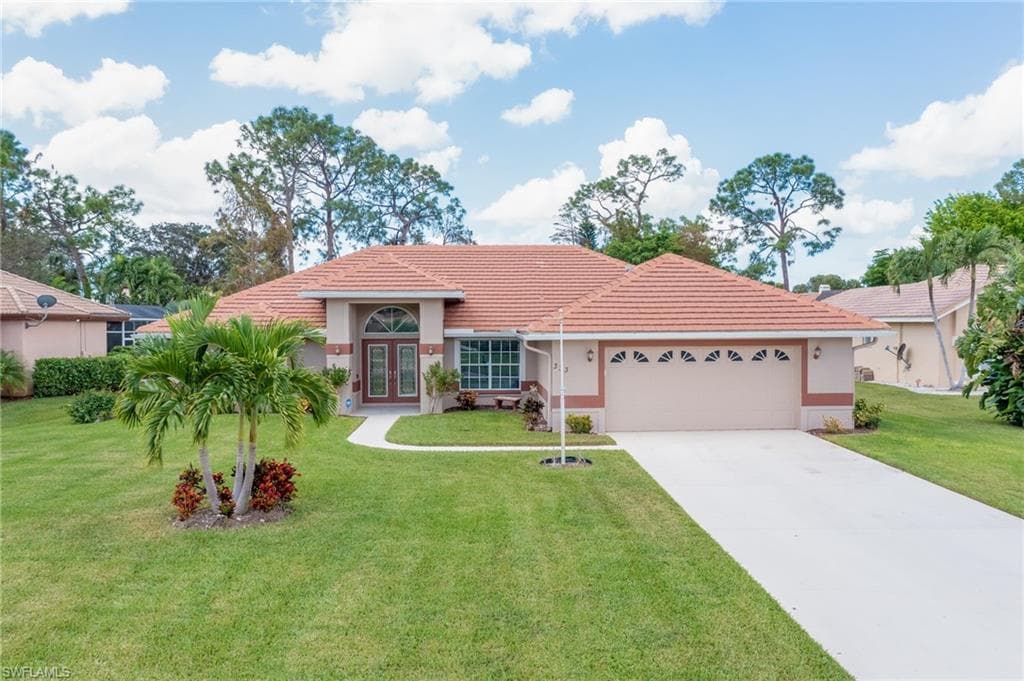 333 Wentworth CT NAPLES, FL 34104