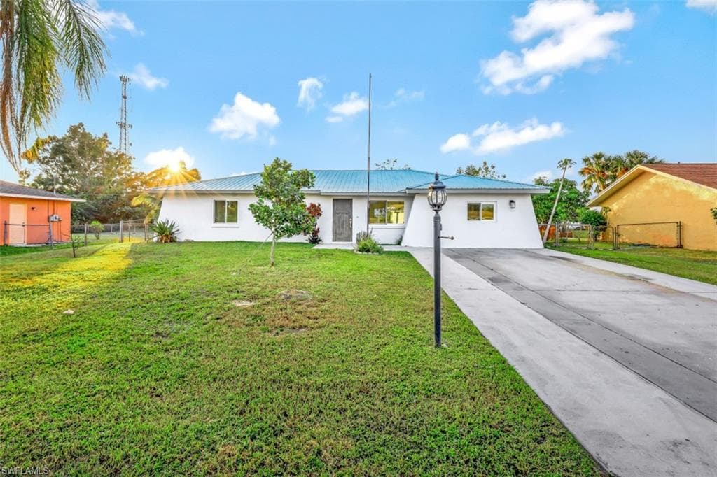 217 Oregon WAY LEHIGH ACRES, FL 33936