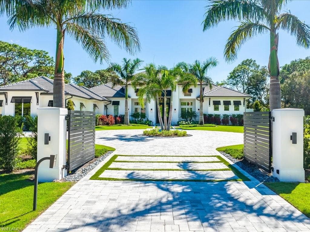 62 Ridge DR NAPLES, FL 34108