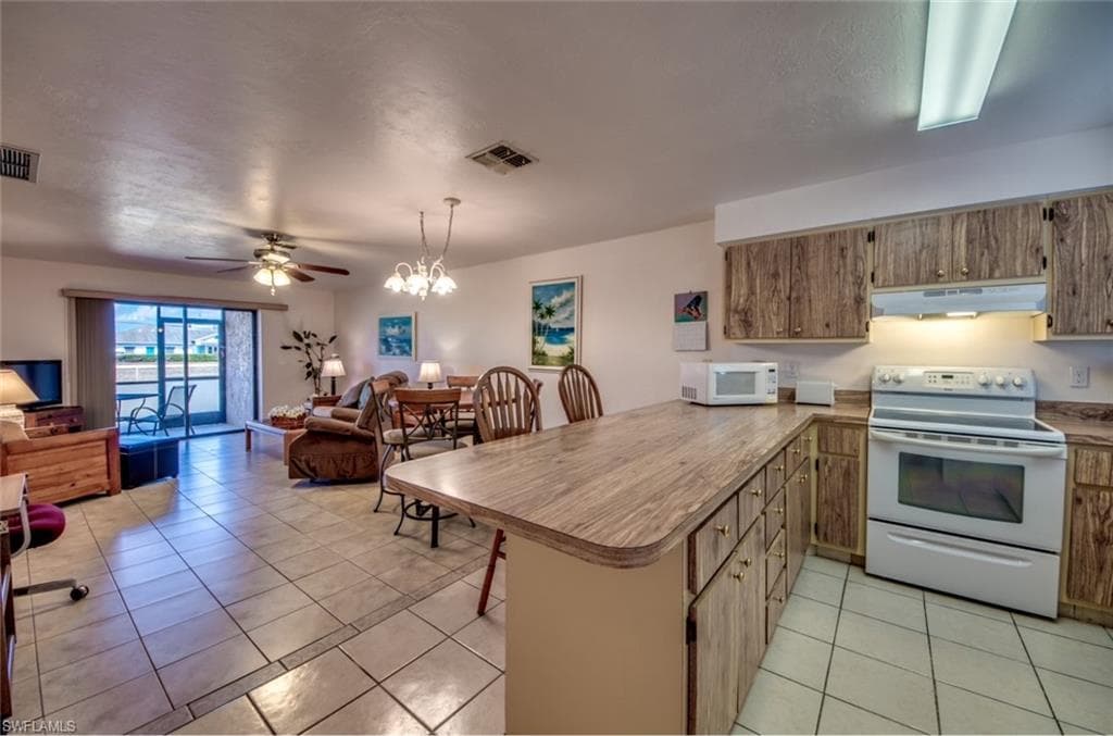 2938 SW 7th PL CAPE CORAL, FL 33914
