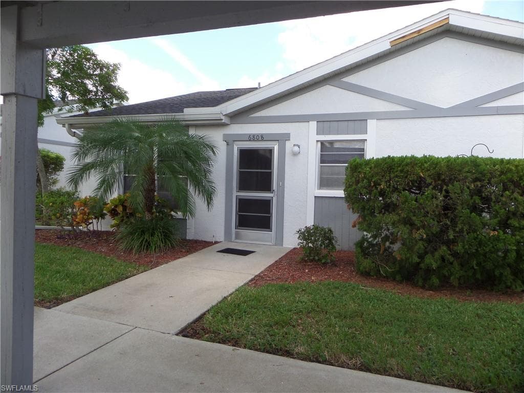 6808 Bogey DR FORT MYERS, FL 33919