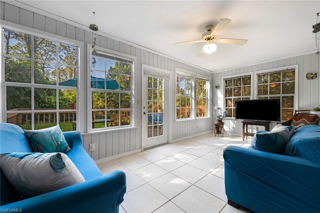 6070 Painted Leaf LN NAPLES, FL 34116