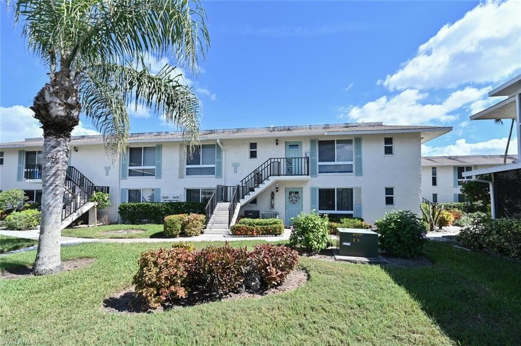209 Palm DR #1 NAPLES, FL 34112