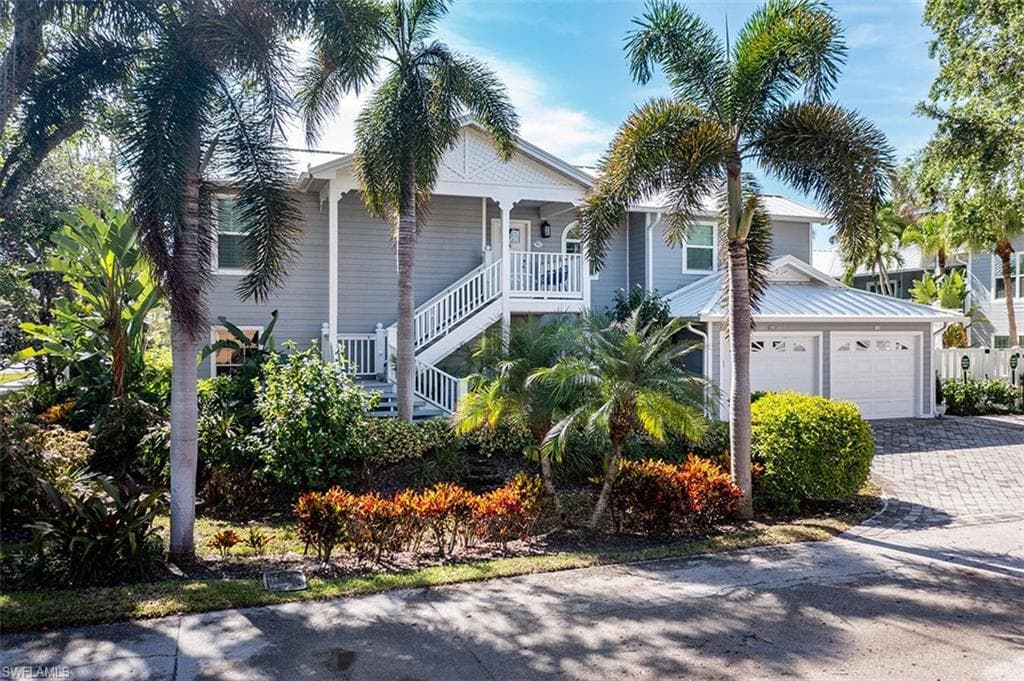 376 3rd ST S 102 NAPLES, FL 34102
