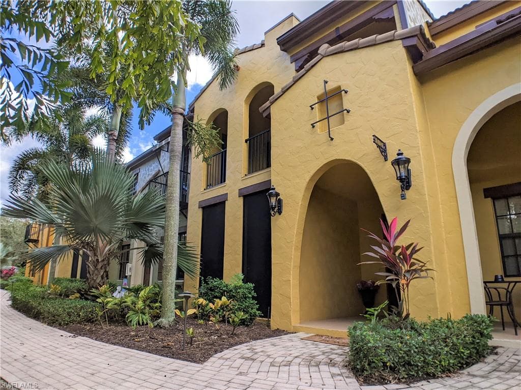 8941 Malibu ST 104 NAPLES, FL 34113