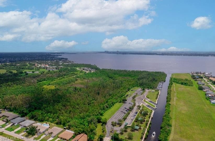 1801 14th ST CAPE CORAL, FL 33990