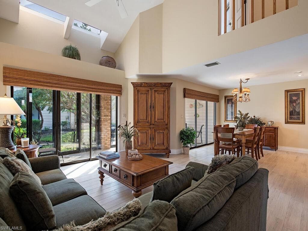 4024 Crayton RD NAPLES, FL 34103
