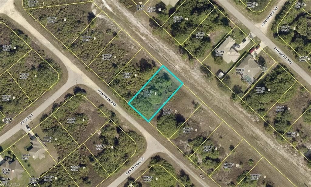 371 Pontoon AVE LEHIGH ACRES, FL 33974