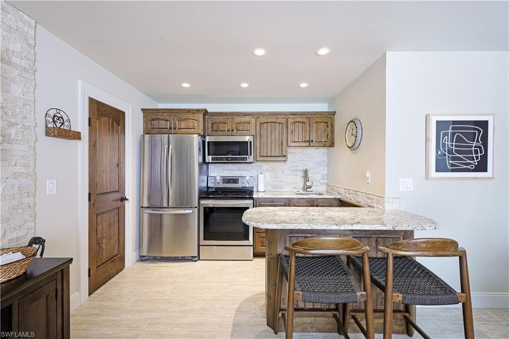 457 Tallwood ST 402 MARCO ISLAND, FL 34145