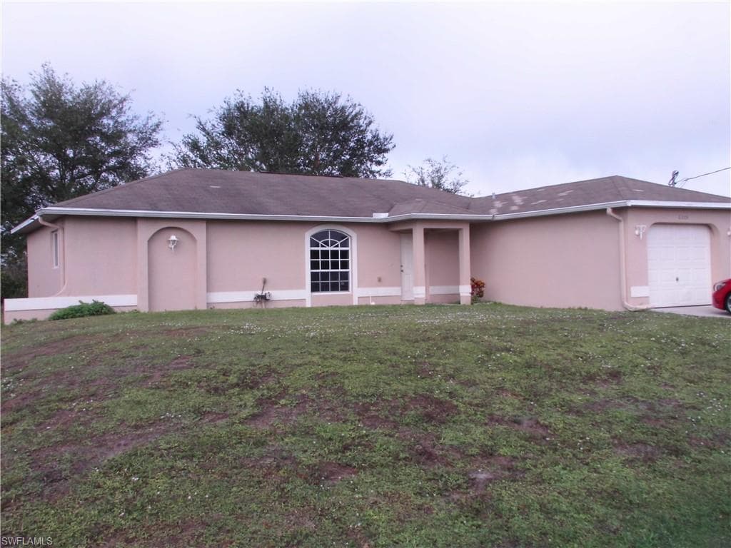 6005 Flora AVE N LEHIGH ACRES, FL 33971