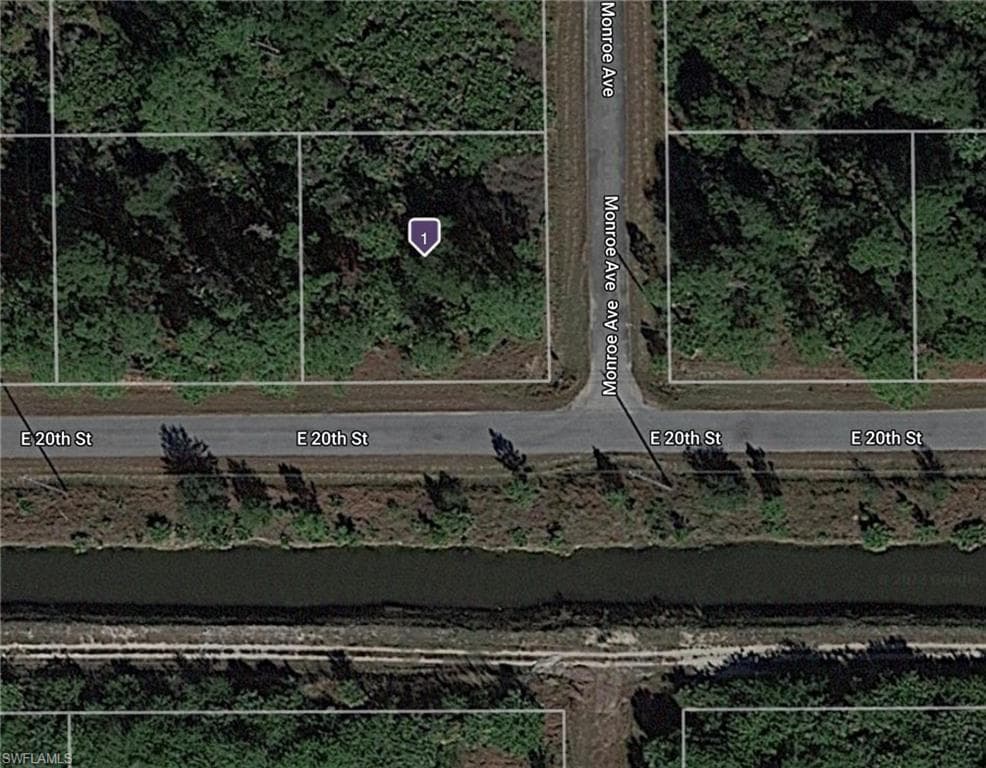 3707 E 20th ST ALVA, FL 33920