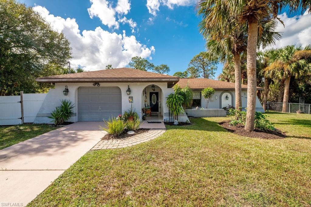 407 Jackson AVE LEHIGH ACRES, FL 33972