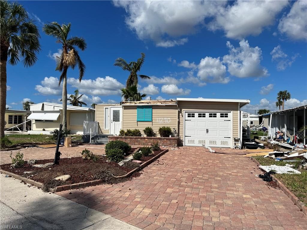 11290 Azalea LN FORT MYERS BEACH, FL 33931