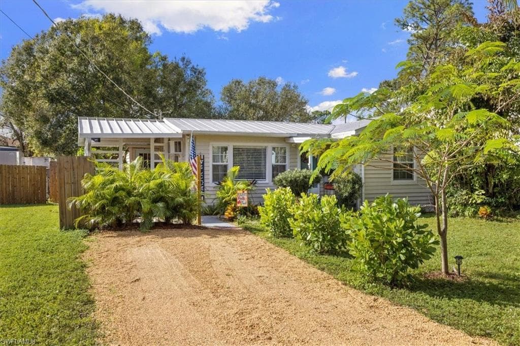 27729 Tennessee ST BONITA SPRINGS, FL 34135