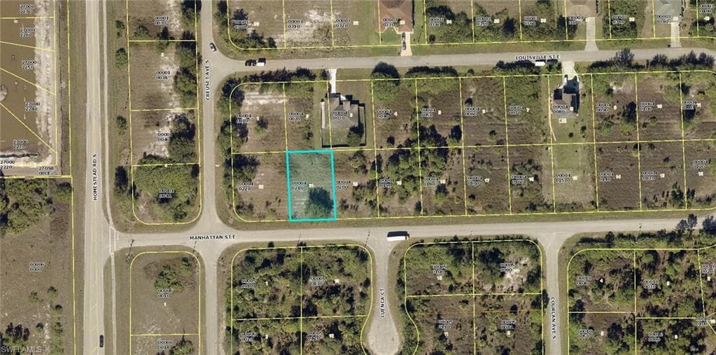 535 Manhattan ST E LEHIGH ACRES, FL 33974