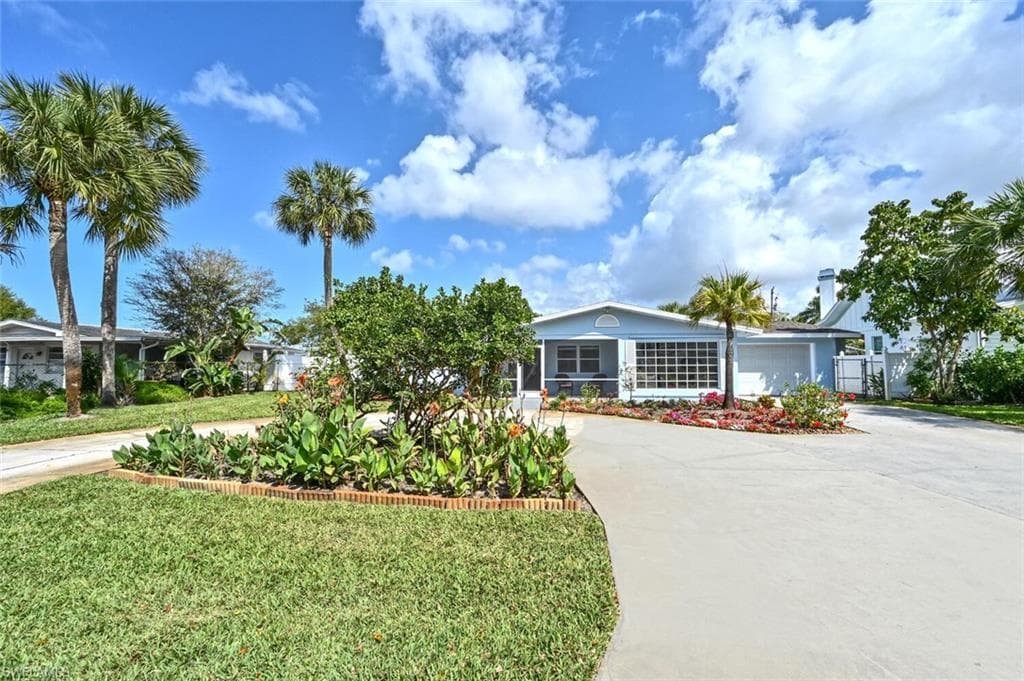 1173 29th AVE N NAPLES, FL 34103