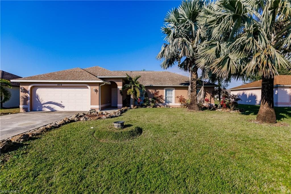 402 SW 7th CT CAPE CORAL, FL 33991