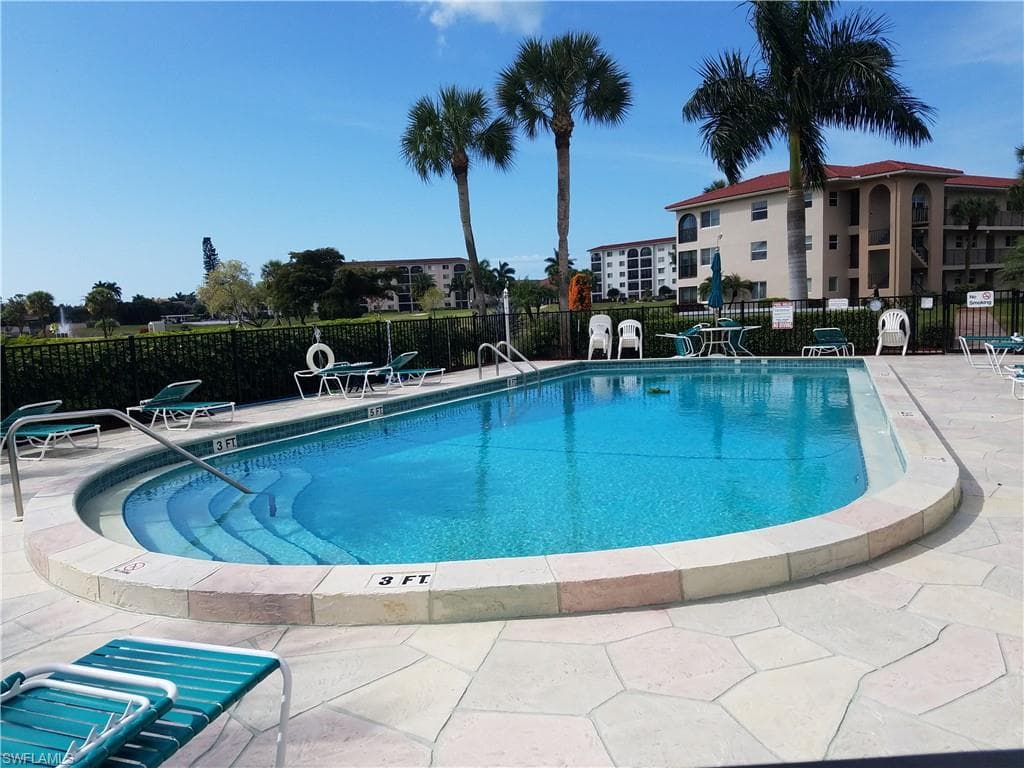 9 High Point CIR N 106 NAPLES, FL 34103