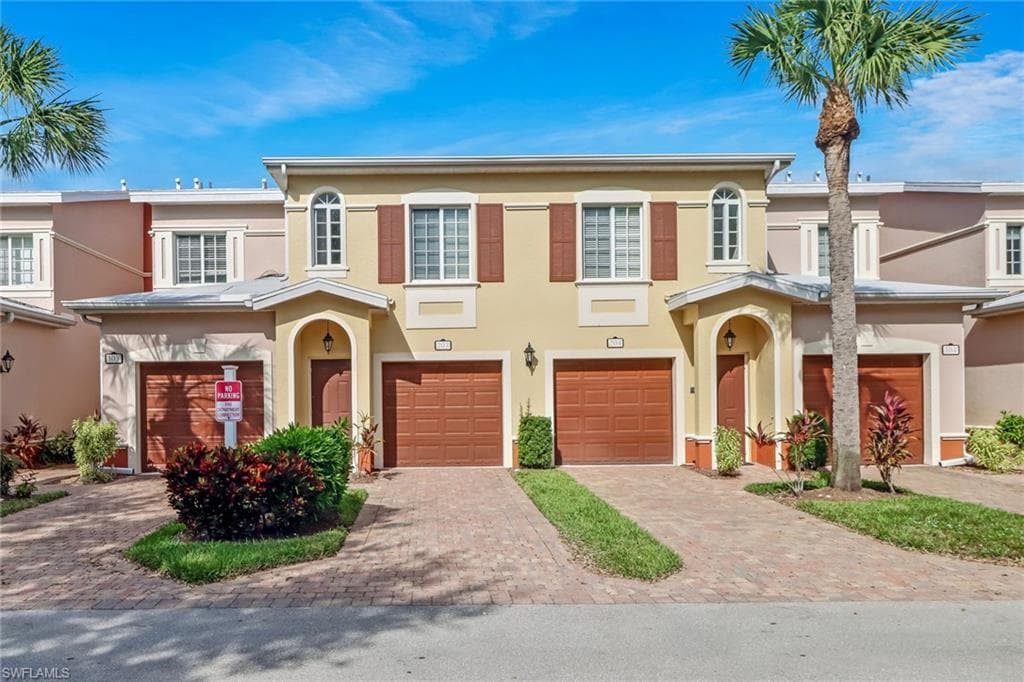 20201 Estero Gardens Circle 203 ESTERO, FL 33928
