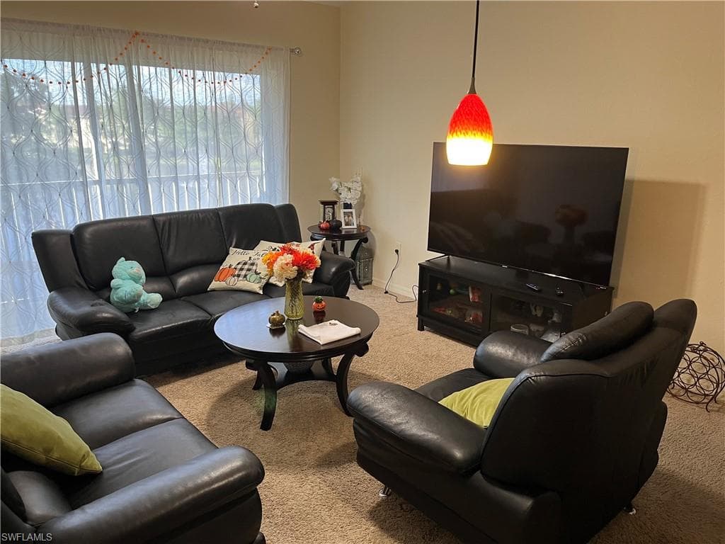 8287 Key Royal LN 1536 NAPLES, FL 34119