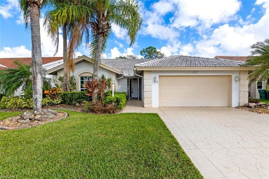 422 Countryside DR NAPLES, FL 34104