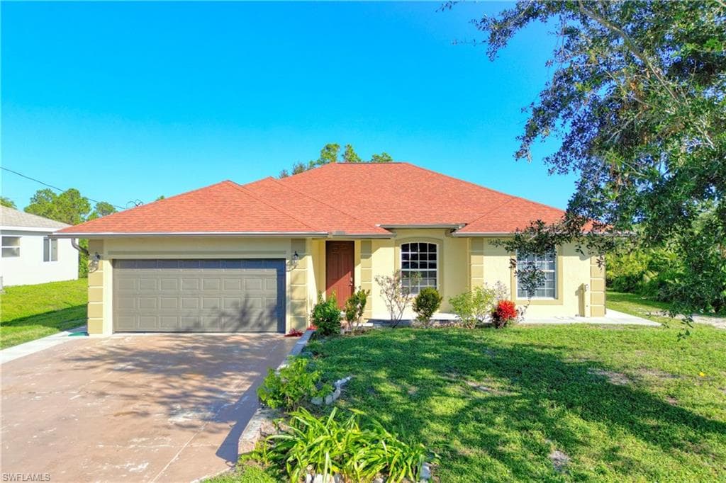 867 Chantilly ST E LEHIGH ACRES, FL 33974
