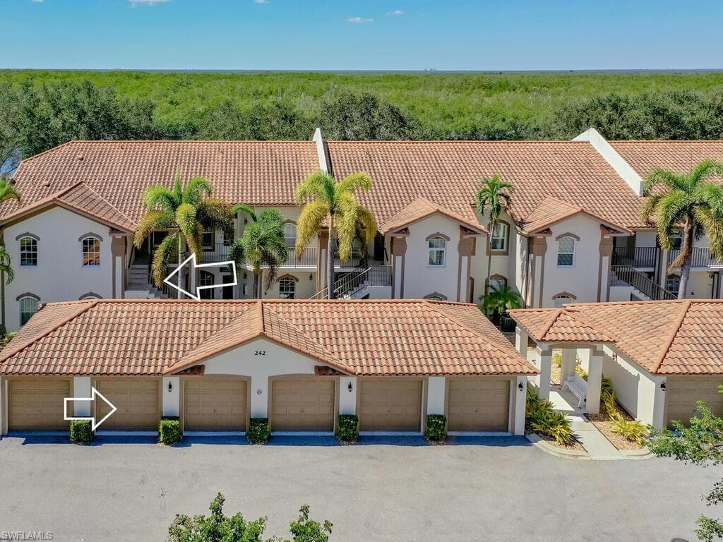 242 Newport DR 501 NAPLES, FL 34114
