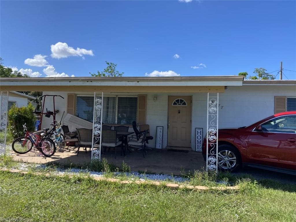 4877 Orange Grove BLVD NORTH FORT MYERS, FL 33903