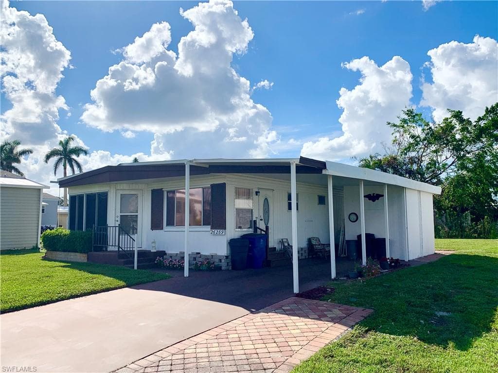 26289 Princess LN BONITA SPRINGS, FL 34135