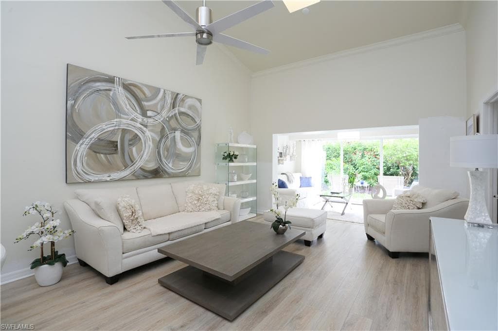 4728 Via Carmen 35 NAPLES, FL 34105