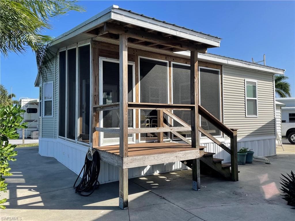 1159 Daniels RD SE 87 MOORE HAVEN, FL 33471