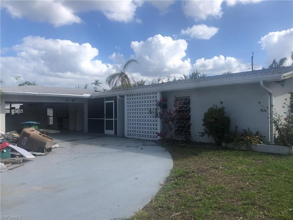 420 Bayshore DR CAPE CORAL, FL 33904