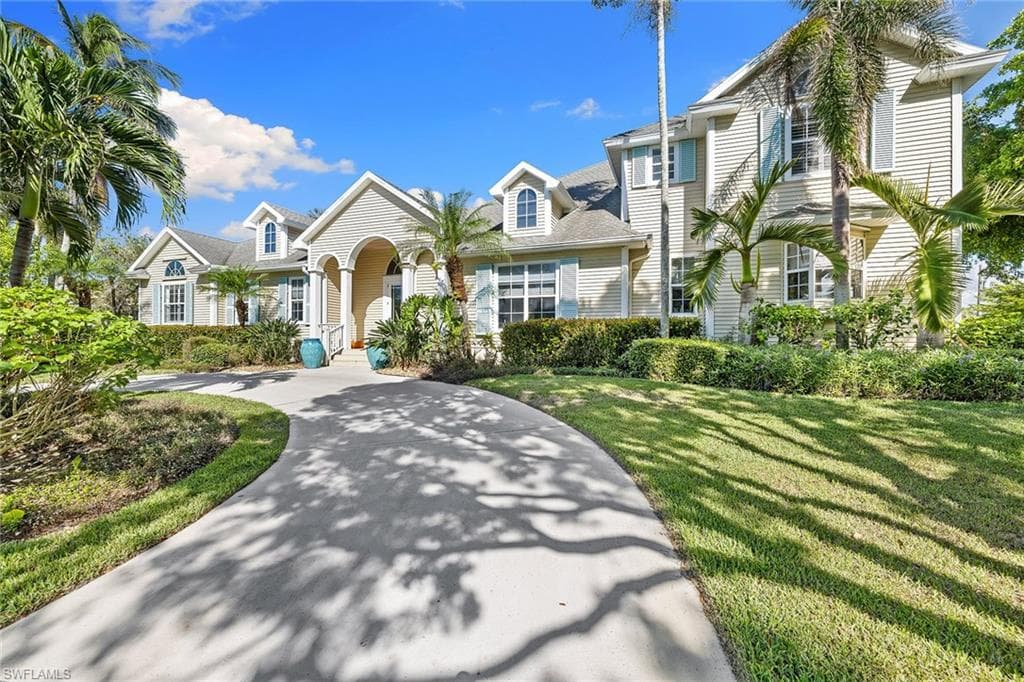687 9th AVE S NAPLES, FL 34102