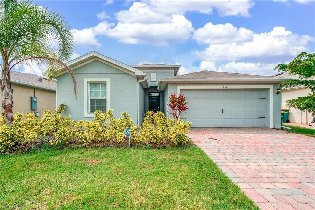 664 Hadley PL E NAPLES, FL 34104