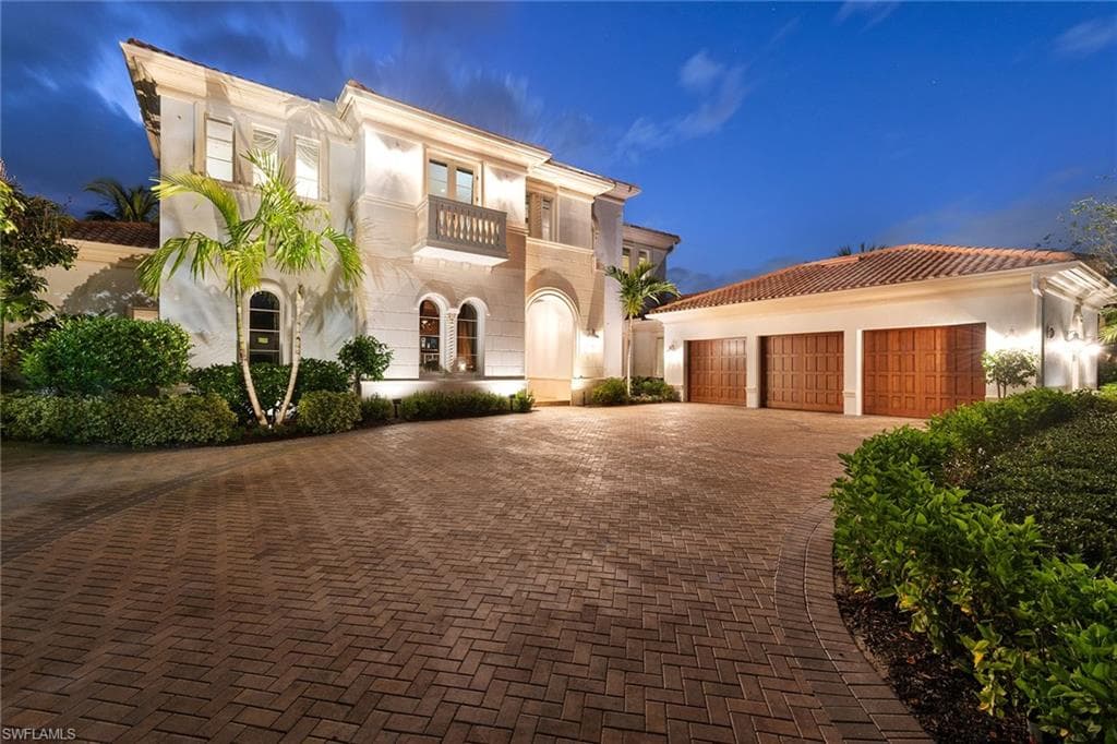 3855 Isla Del Sol WAY NAPLES, FL 34114