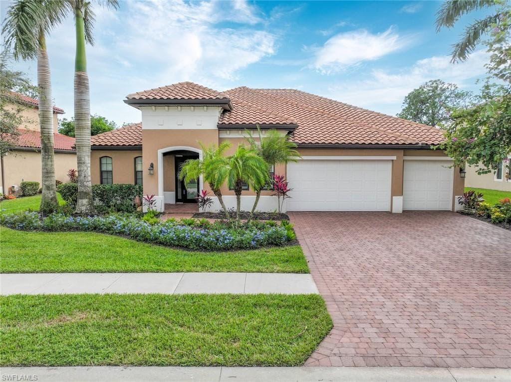 1584 Mockingbird DR NAPLES, FL 34120