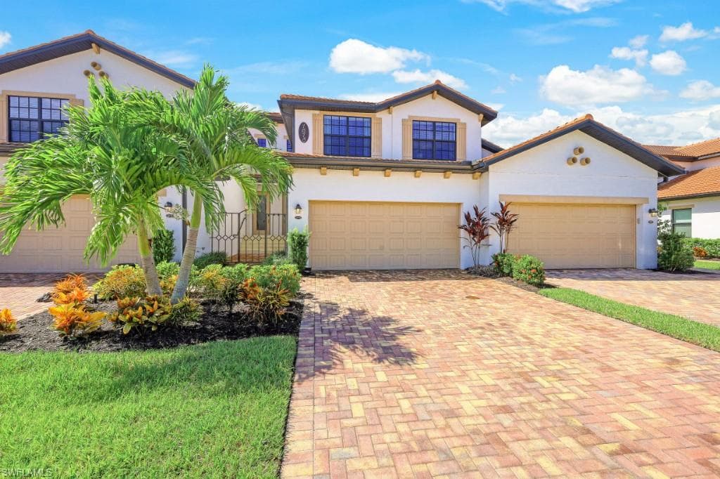 1618 Oceania DR S 202 NAPLES, FL 34113
